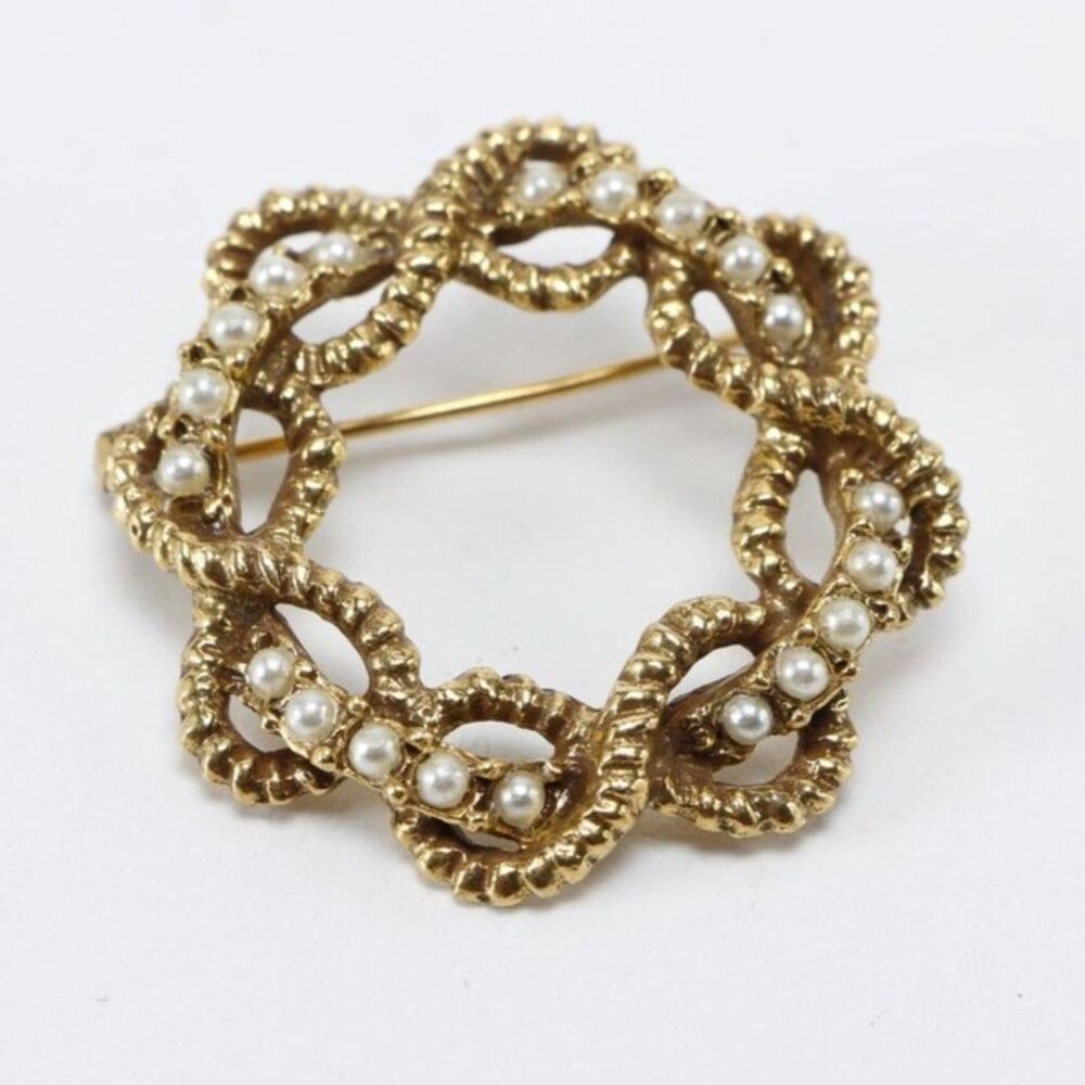 Vintage Faux Pearls and Gold Tone Braided Ribbon Wreath Brooch